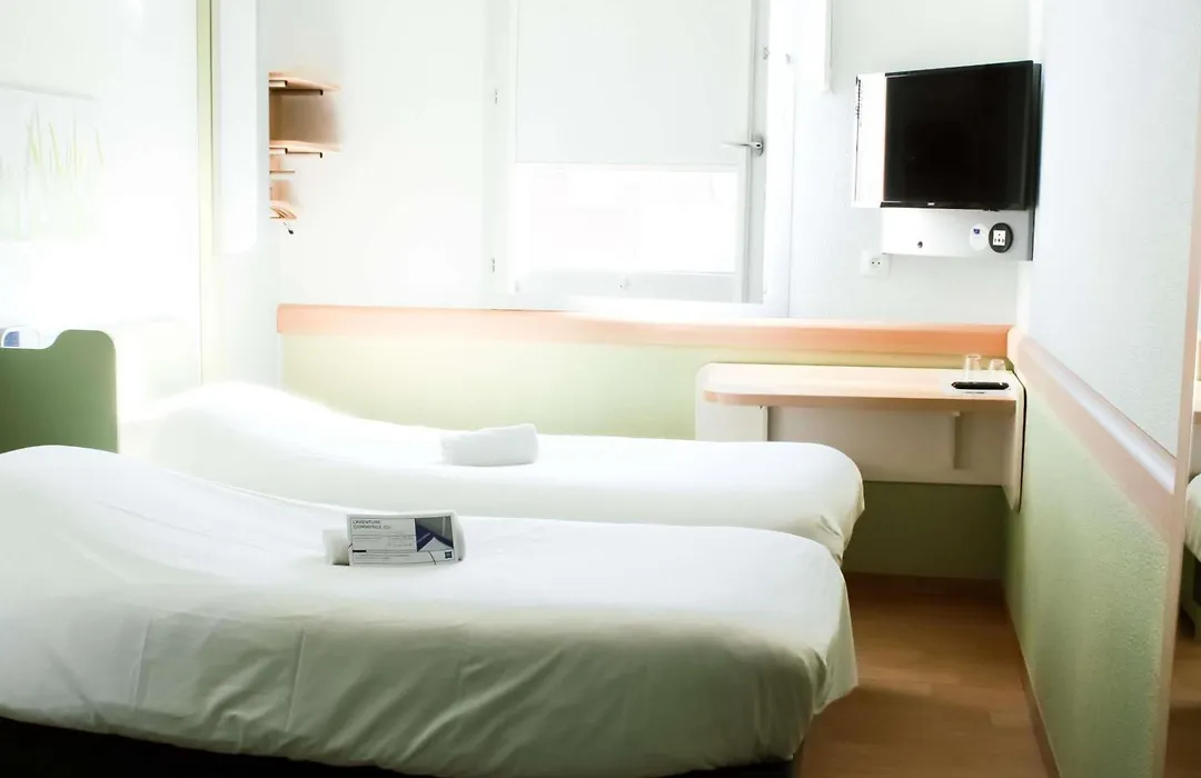 Ibis Budget Saint-Omer Centre-1